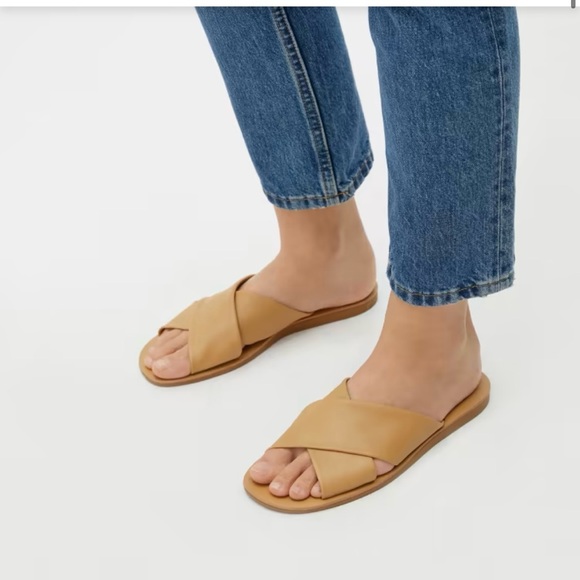 Everlane Shoes - NEW Everlane Light Taupe Tan Leather Day Crossover Sandal in Size 6.5